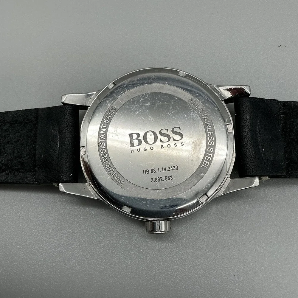 Hugo Boss Men Watch 44mm Silver Tone Black Leather Date HB.88.1.14.2430 New Batt